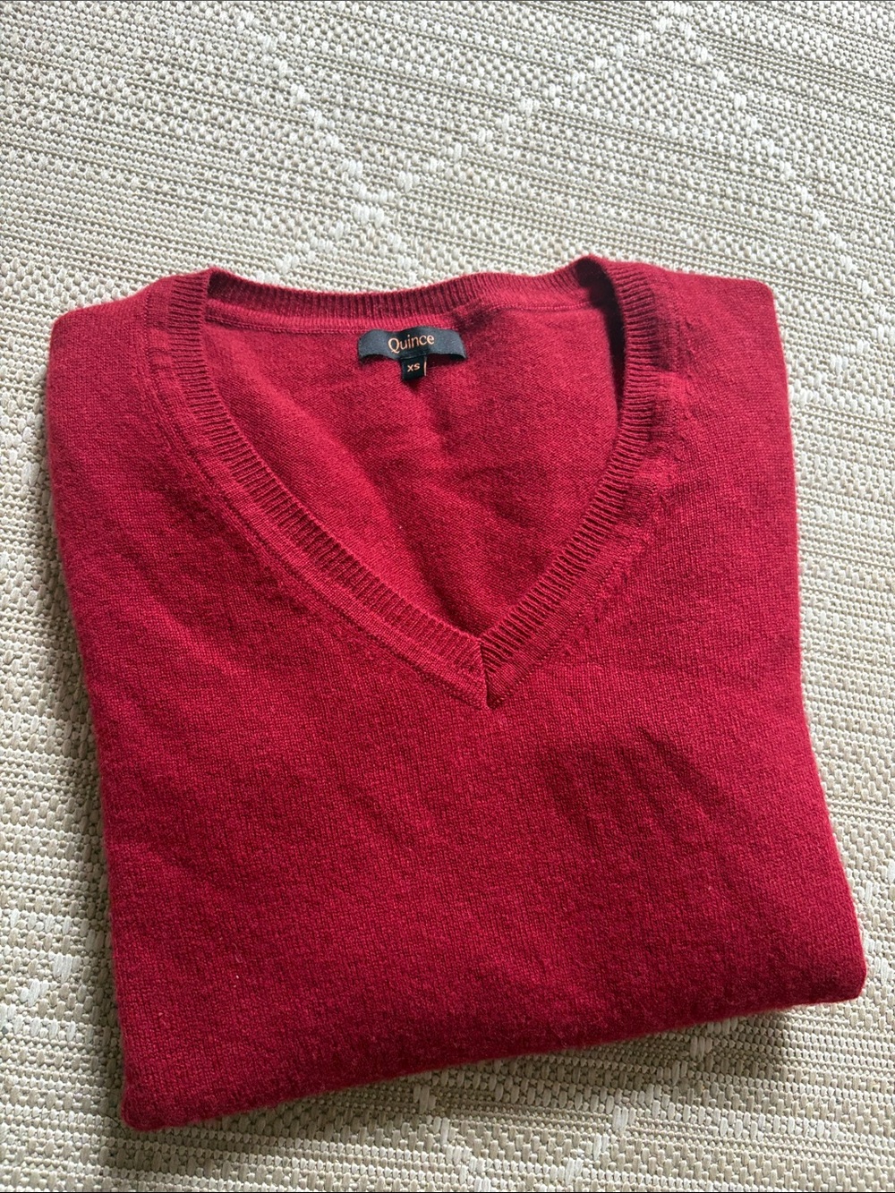 Quince V-Neck Cashmere Sweater - Burgundy XS - Picture 6 of 6